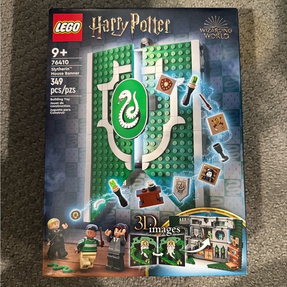 [LEGO] NWT Harry Potter Slytherin House Banner Building Set 76410 RETIRED - Picture 1 of 4